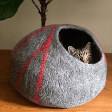 Load image into Gallery viewer, handmade natural wool cat bed