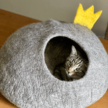 Load image into Gallery viewer, Eco friendly natural wool cat cave cat bed