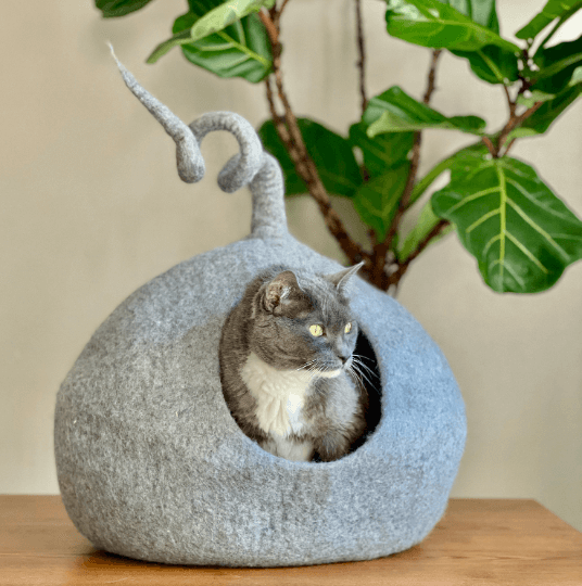 CURLY TAIL Wool Cat CaveHigh Quality Felted Wool Cat House, Wool Cat