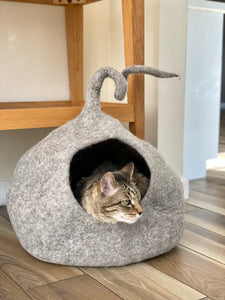 CURLY TAIL Brown Wool Cat Cave | Cat Bed