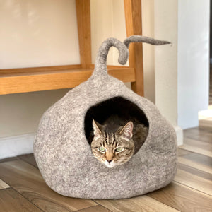 CURLY TAIL Brown Wool Cat Cave | Cat Bed