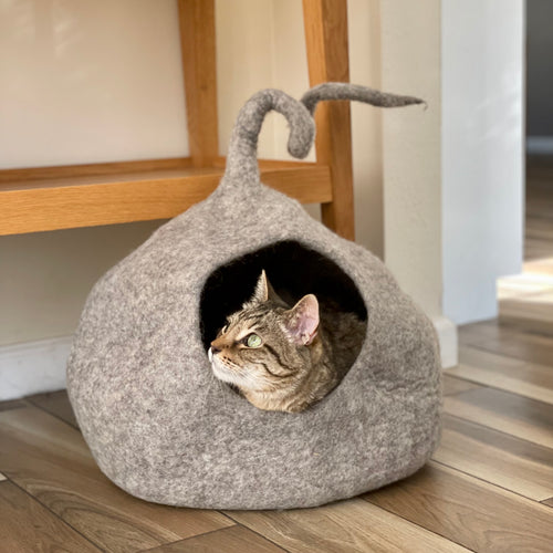 CURLY TAIL Brown Wool Cat Cave | Cat Bed