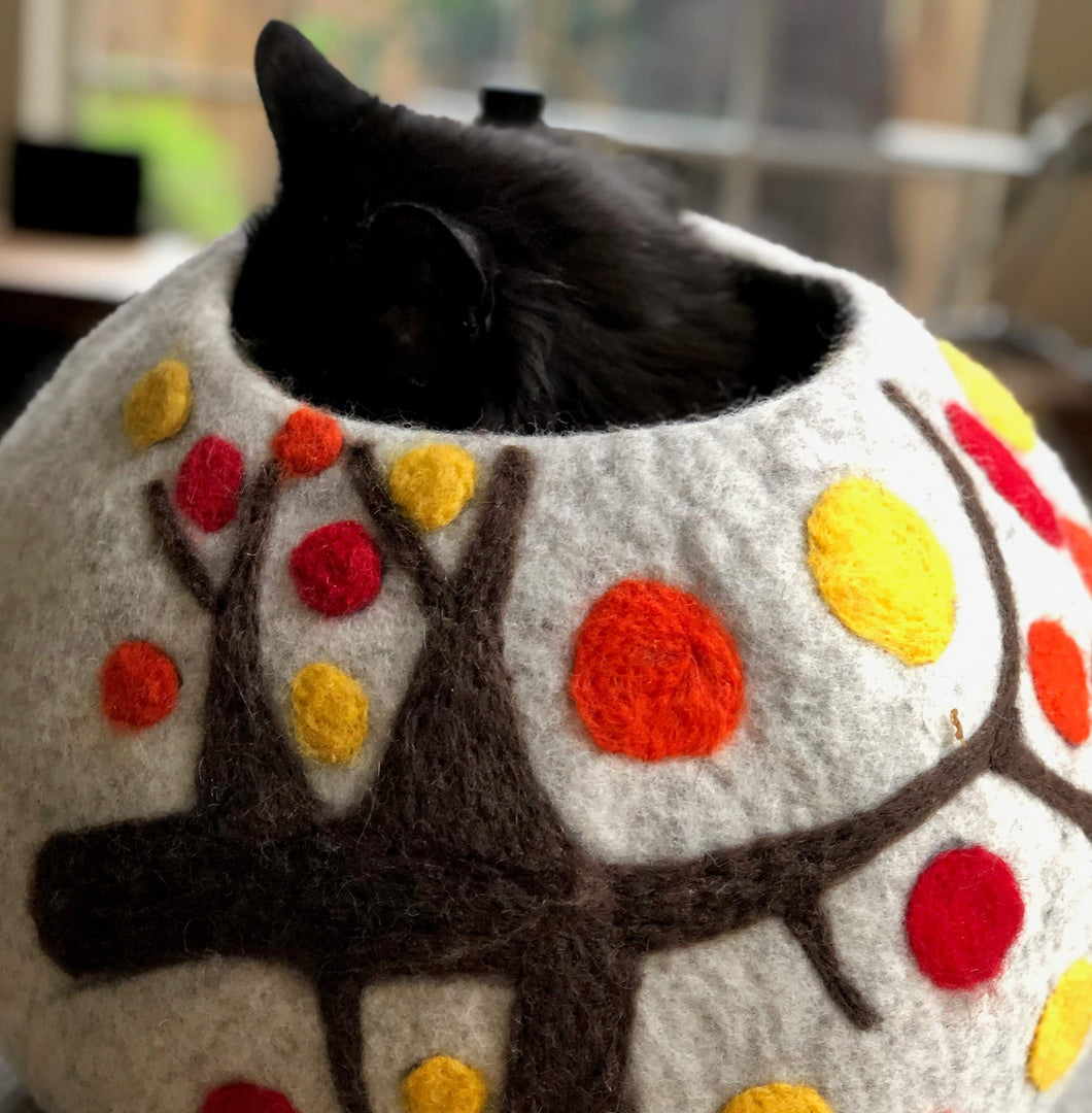 FALL IN NEW YORK Wool Cat Cave | Cat Bed
