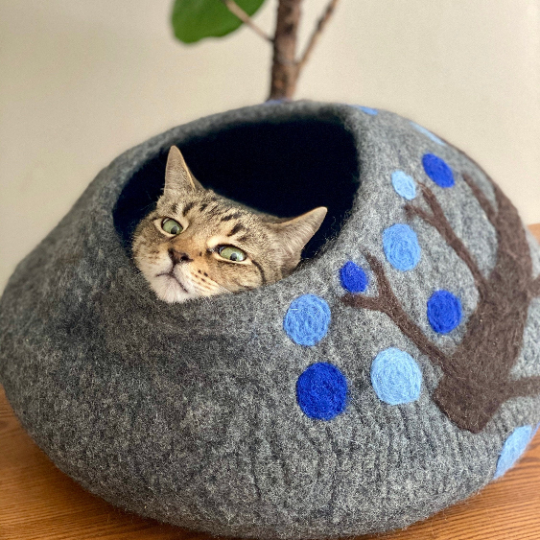 MINNESOTA BEAUTY Wool Cat Cave | Cat Bed