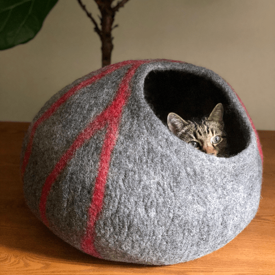 handmade natural wool cat bed