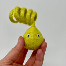 Load image into Gallery viewer, Cat Toys | Wool Spring Ball Cat Toy - CURLY TURNIP
