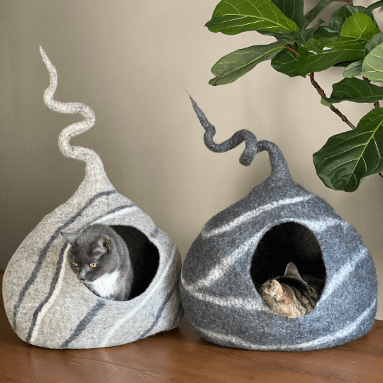 LUCKY STRIPES Wool Cat Cave Cat Bed