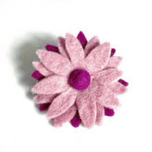 Load image into Gallery viewer, wool-felt-pink-flower